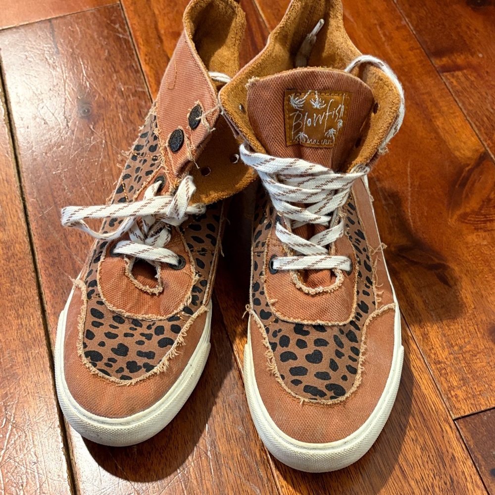 Blowfish High-Top Sneakers - Brown and Black leopard print. Women’s size 11